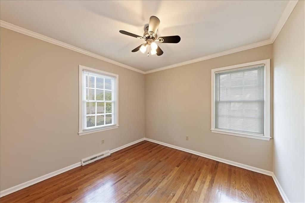 5433 Foster Street — photo 17