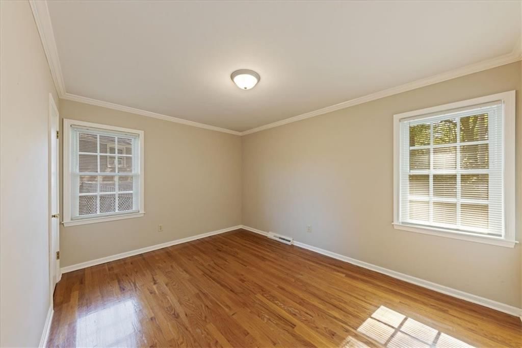 5433 Foster Street — photo 23