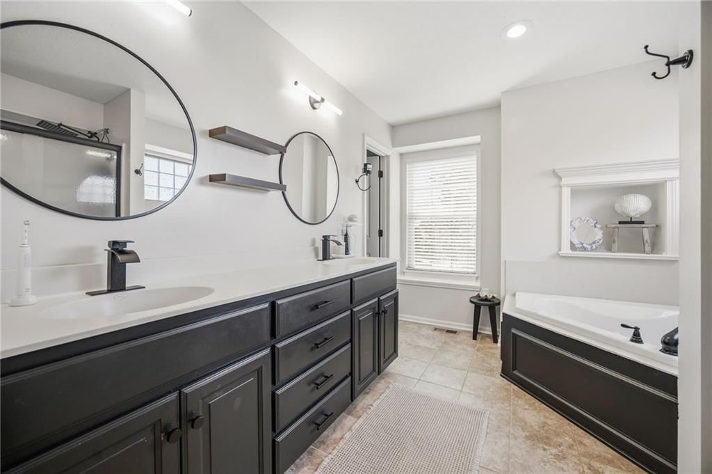 8210 NE 102nd Street — photo 10