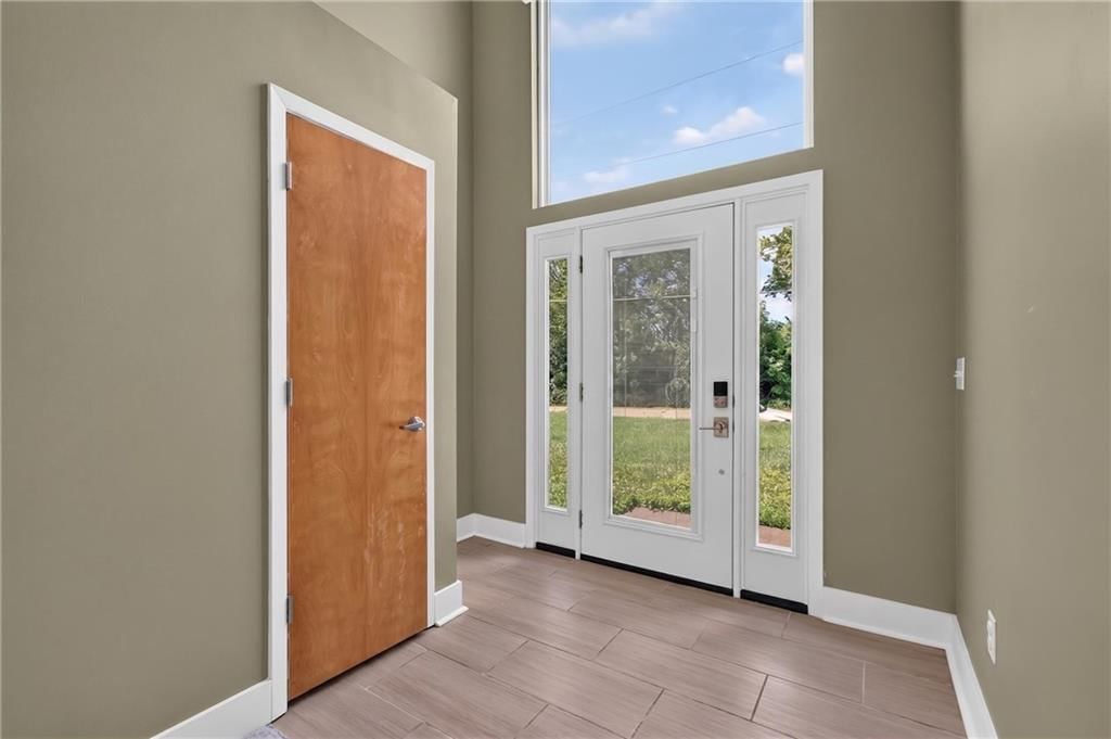 1701 NE Cookingham Drive — photo 8
