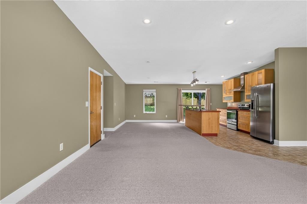 1701 NE Cookingham Drive — photo 11