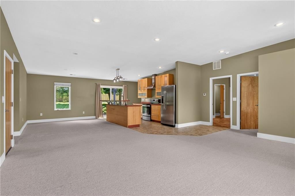 1701 NE Cookingham Drive — photo 12
