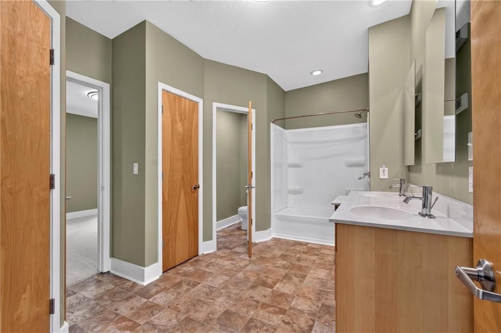 1701 NE Cookingham Drive — photo 26