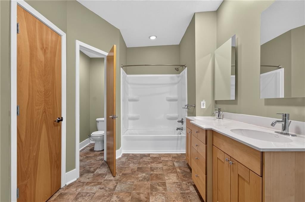 1701 NE Cookingham Drive — photo 27