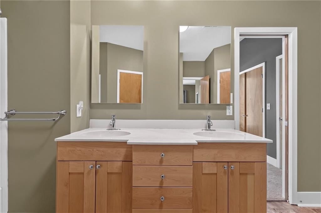 1701 NE Cookingham Drive — photo 29