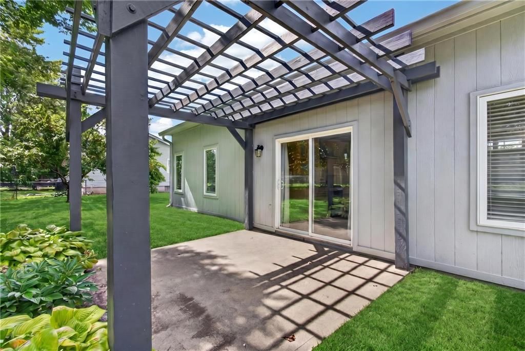 1701 NE Cookingham Drive — photo 36