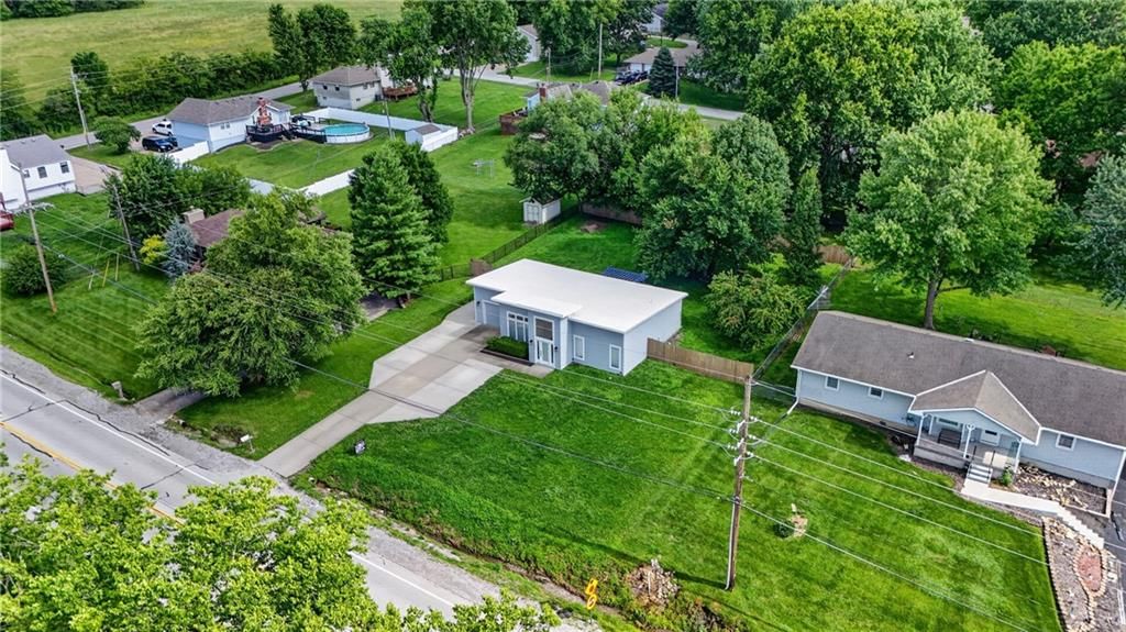 1701 NE Cookingham Drive — photo 38