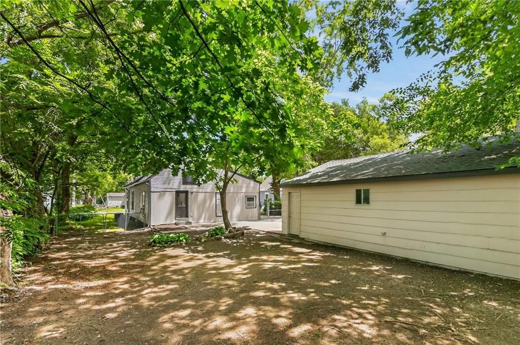 313 W Poplar Street — photo 7