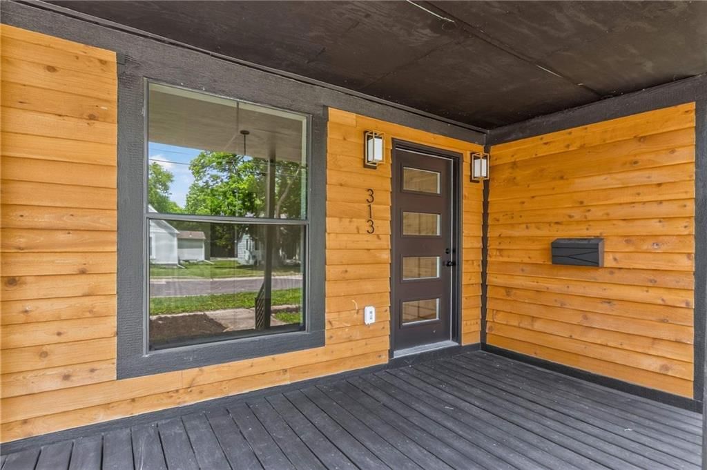 313 W Poplar Street — photo 10