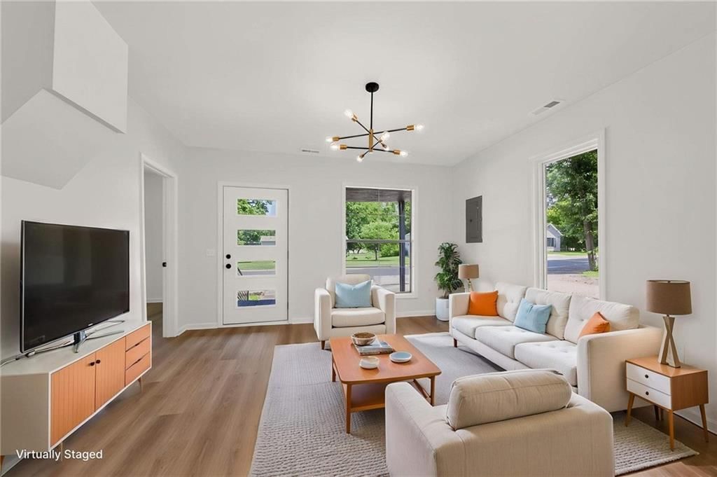 313 W Poplar Street — photo 11