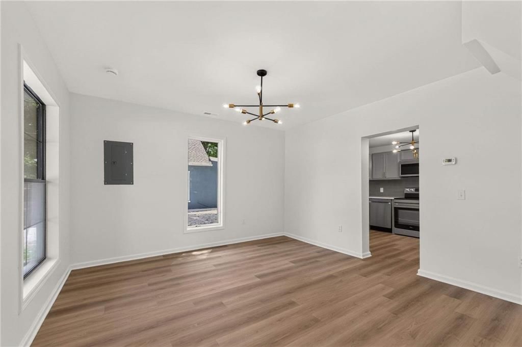 313 W Poplar Street — photo 13