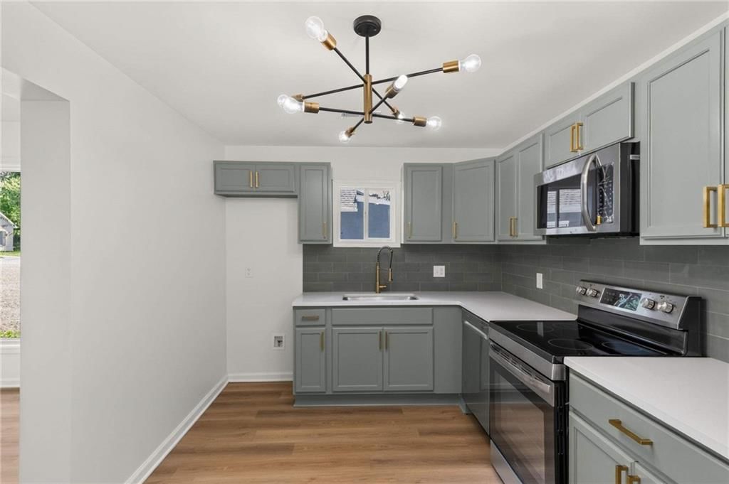 313 W Poplar Street — photo 16