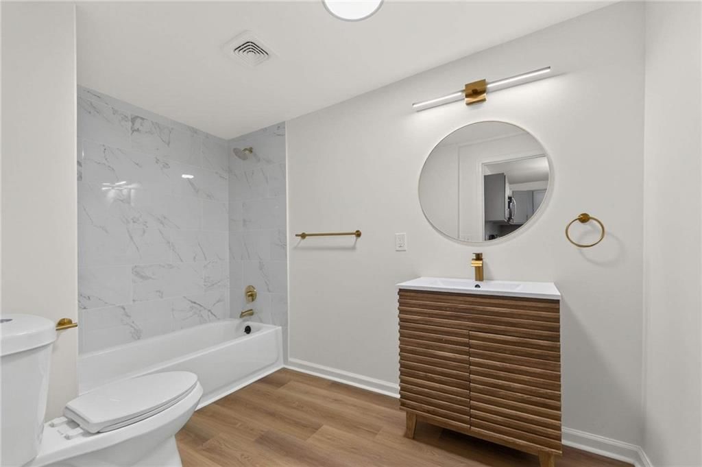 313 W Poplar Street — photo 19