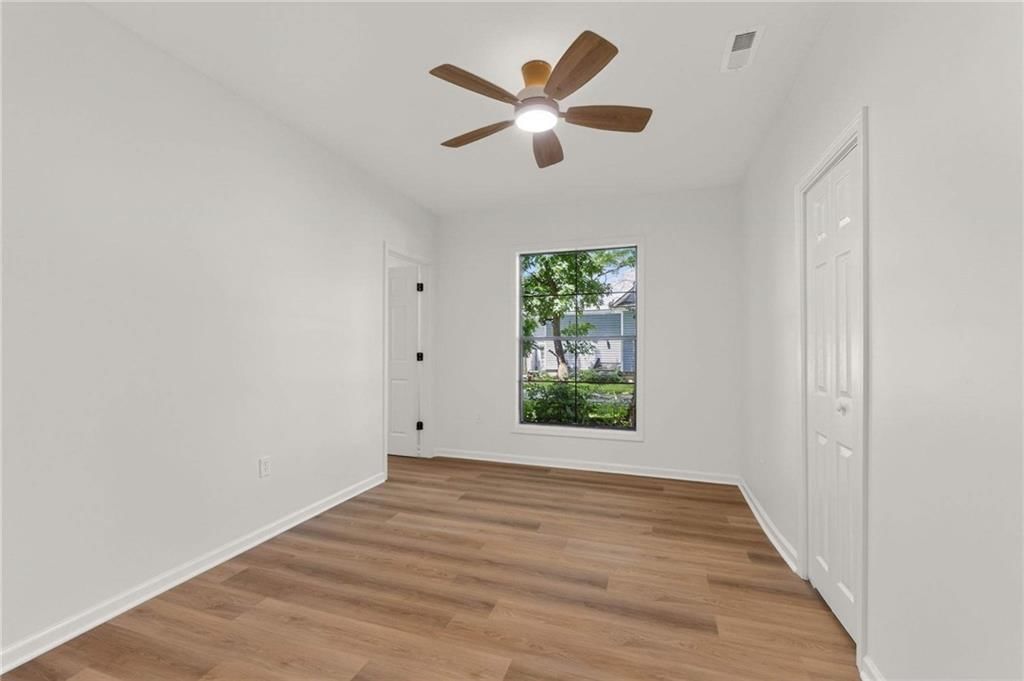 313 W Poplar Street — photo 22