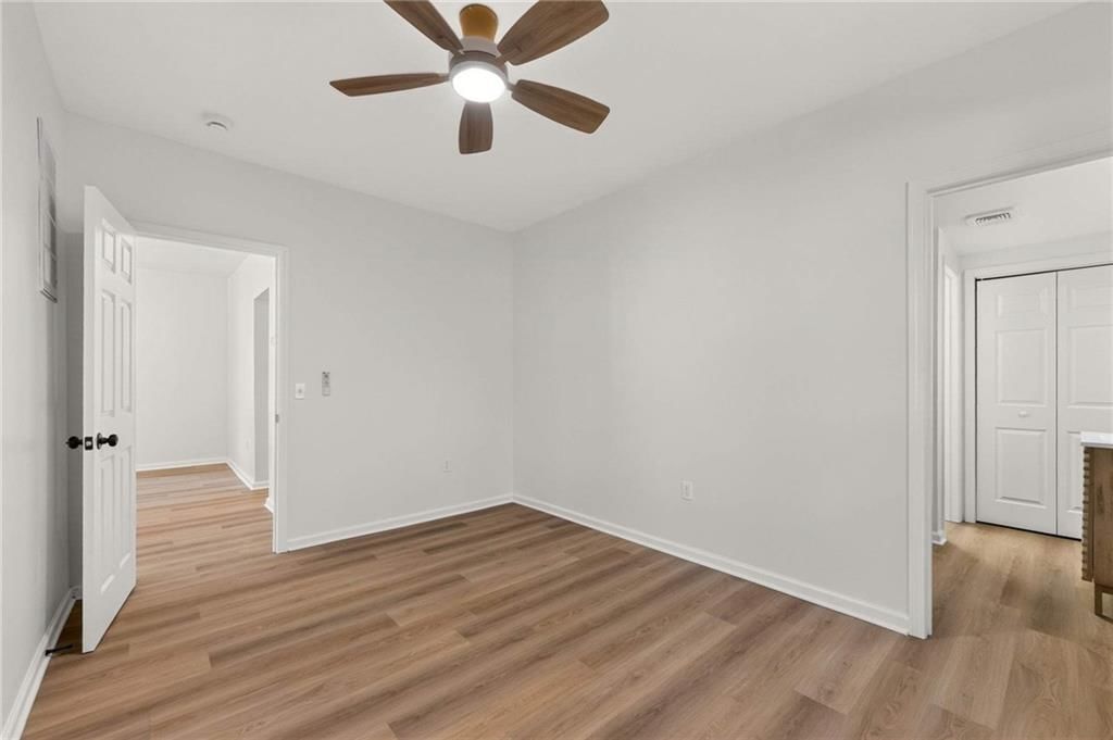 313 W Poplar Street — photo 23