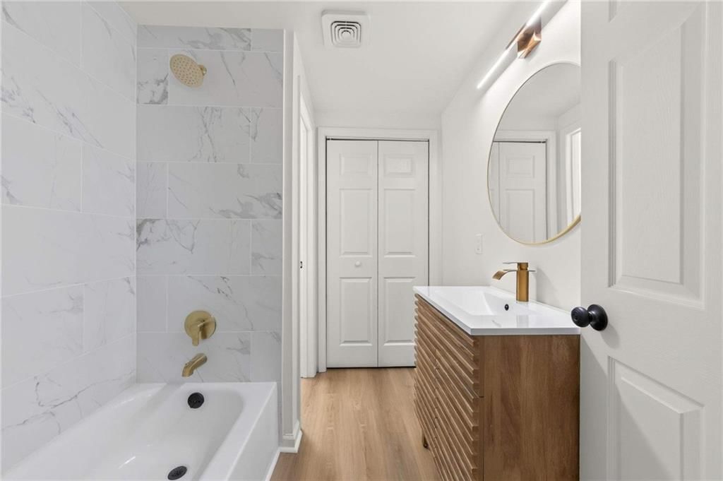 313 W Poplar Street — photo 24