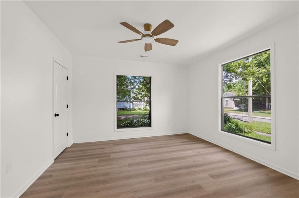 313 W Poplar Street — photo 26