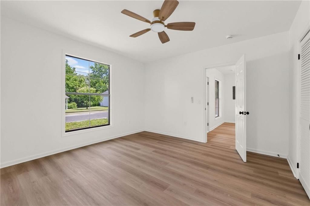 313 W Poplar Street — photo 27