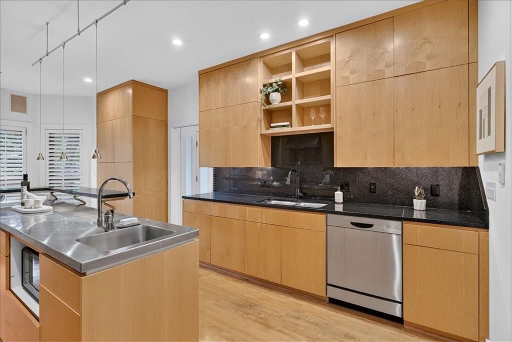 6320 Kennett Place — photo 17