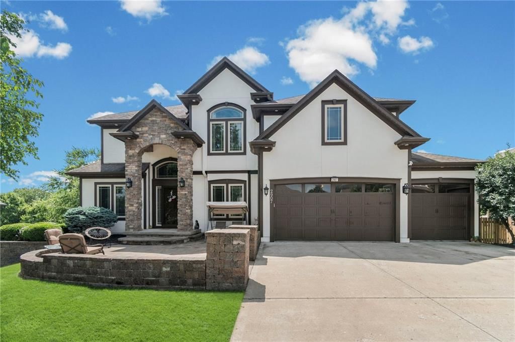 2907 NE Viewpark Place — photo 1