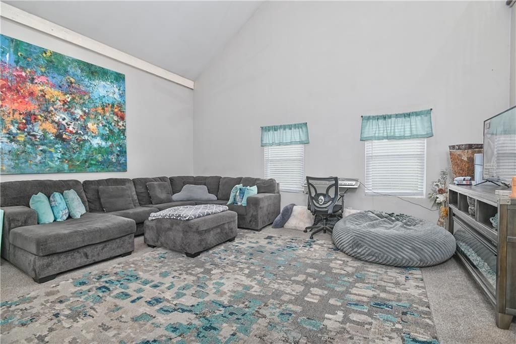 13341 Metropolitan Avenue — photo 3
