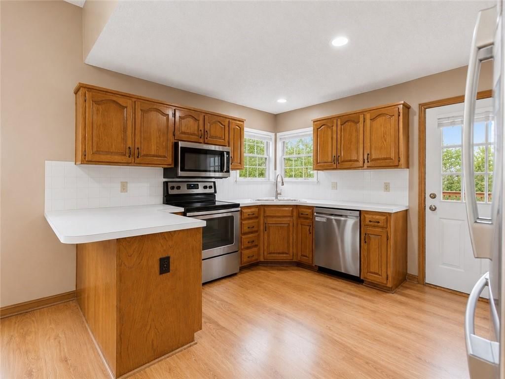 1181 E Meadow Lane — photo 9