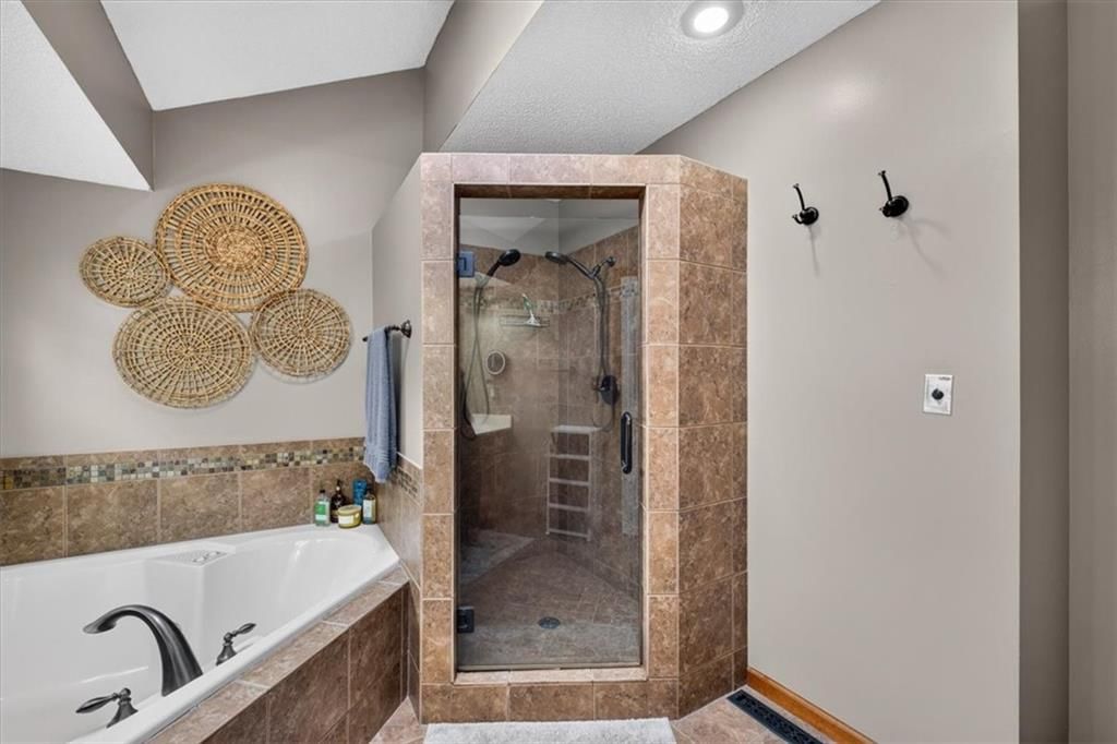 207 NE Bridge Place — photo 24