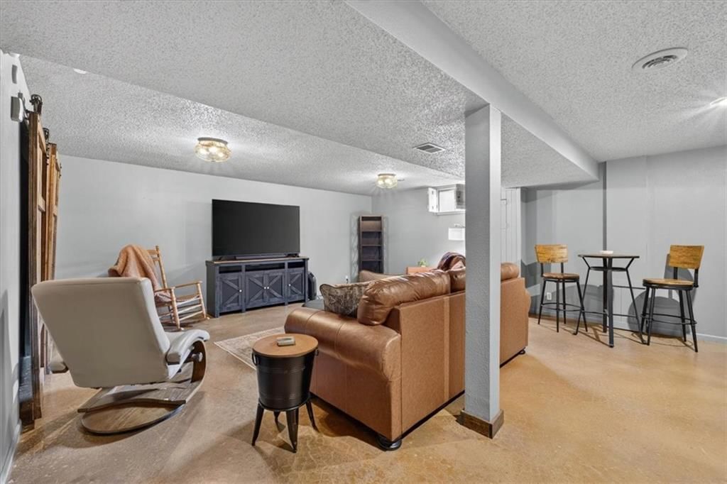 207 NE Bridge Place — photo 30