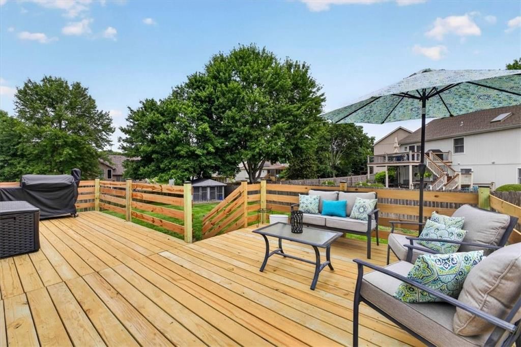 207 NE Bridge Place — photo 35