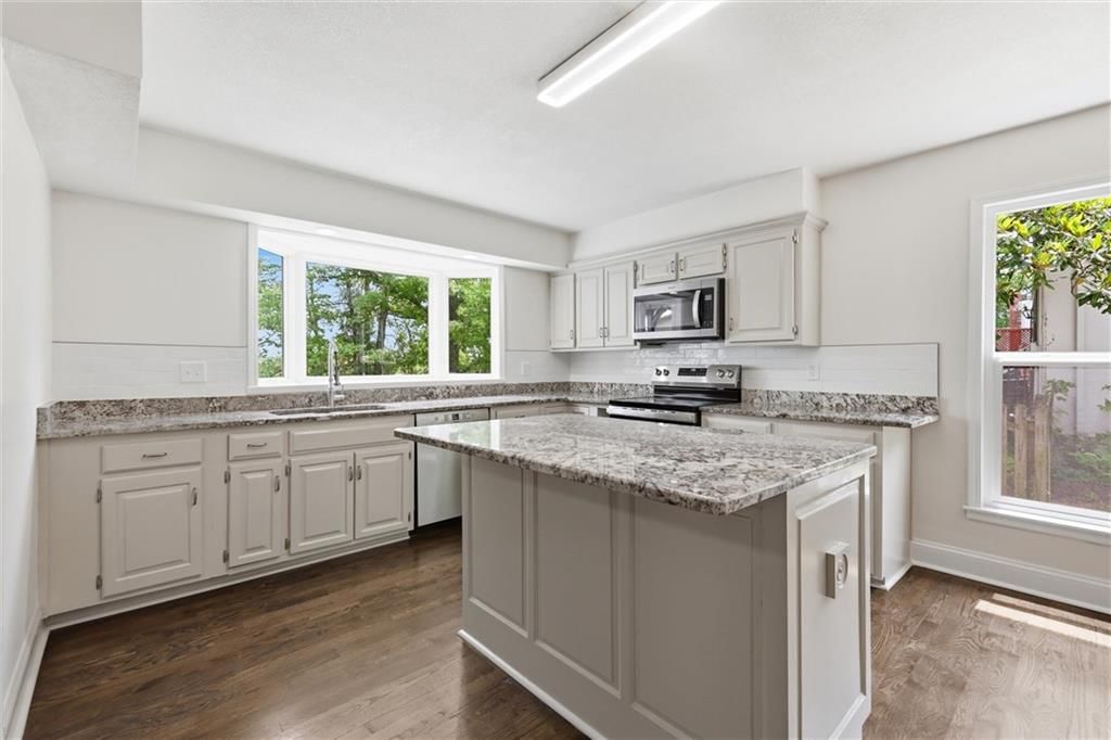 12815 CHERRY Street — photo 15