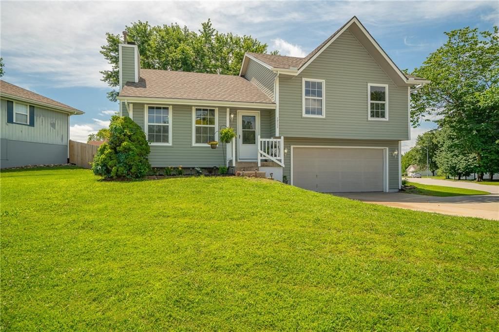 1711 Christi Lane, Raymore, MO