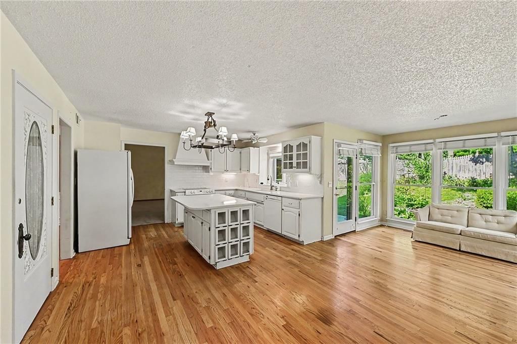 5710 N Spruce Avenue — photo 6