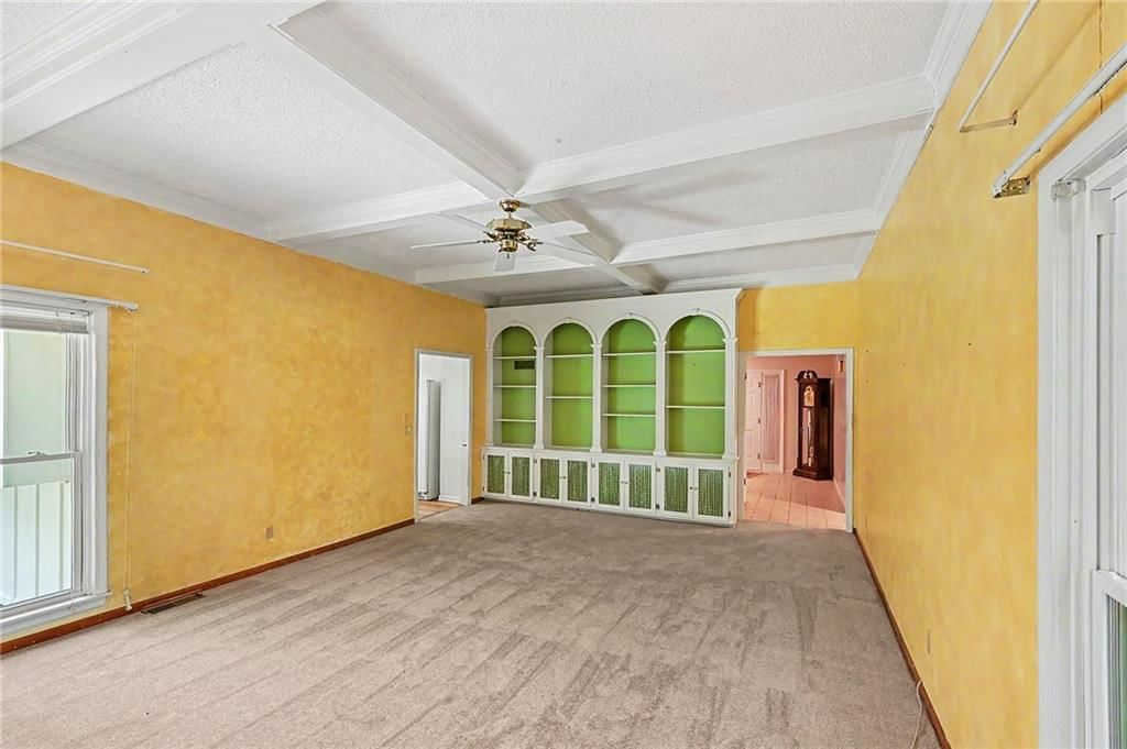 5710 N Spruce Avenue — photo 11