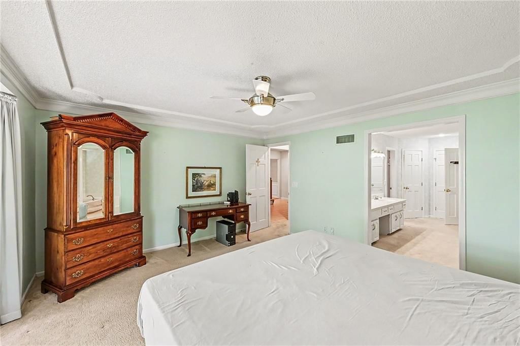 5710 N Spruce Avenue — photo 16
