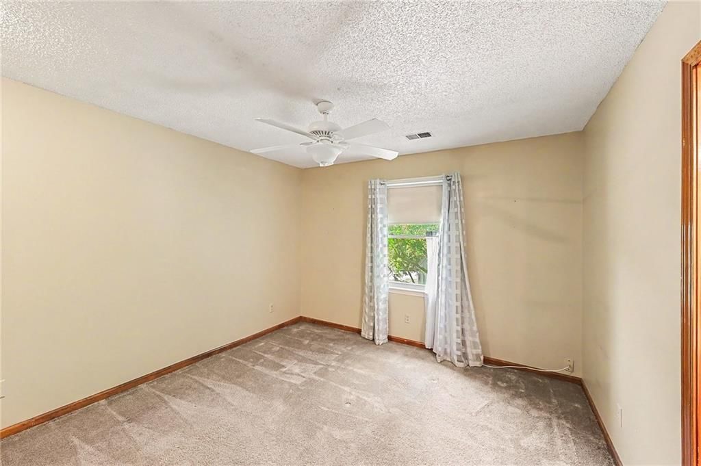 5710 N Spruce Avenue — photo 24