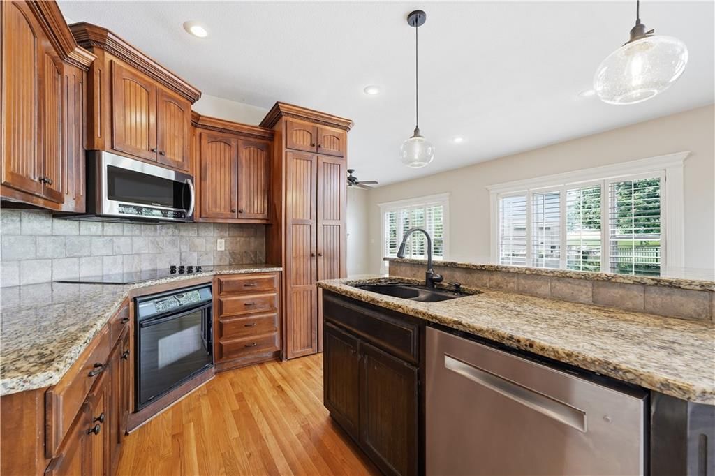 1416 Cross Creek Drive — photo 9