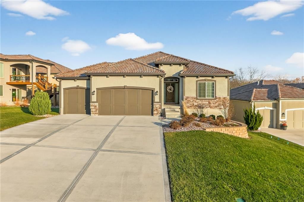 433 NW Kaylea Court — photo 1