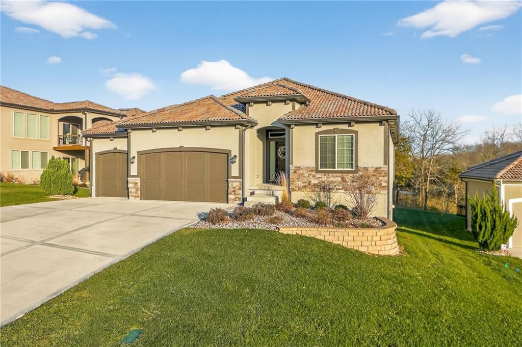 433 NW Kaylea Court — photo 2