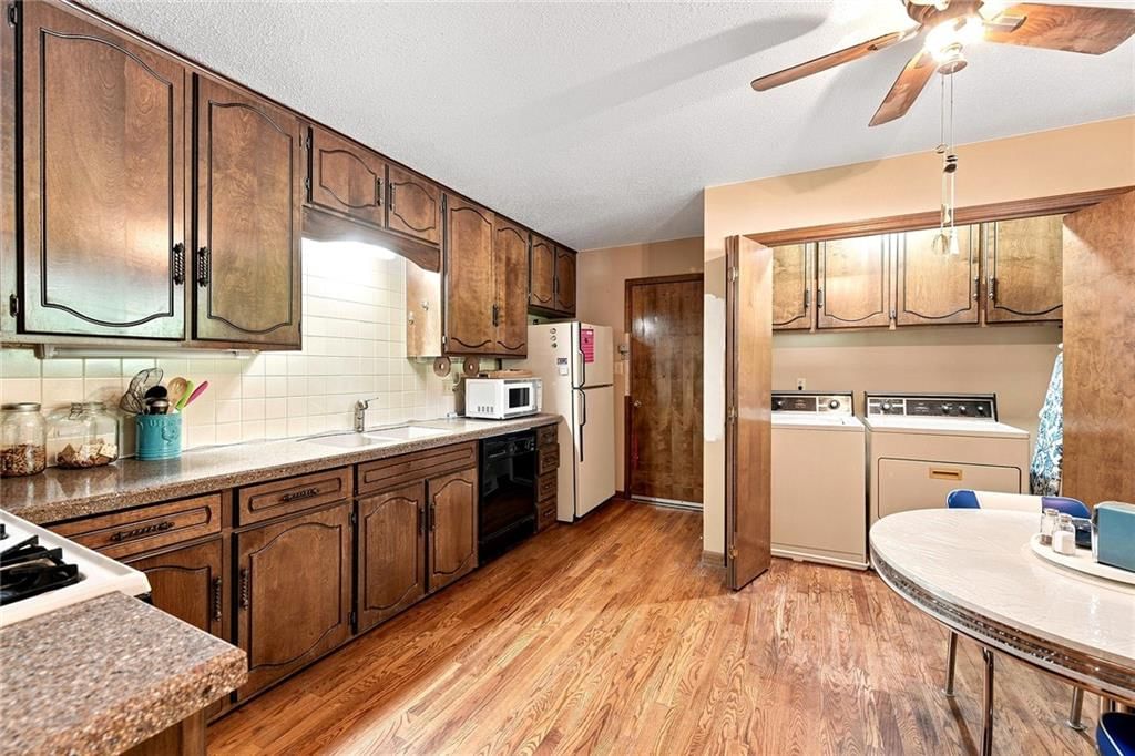 Photo 13 of 27 - 2509 10th Avenue, Leavenworth, KS 66048