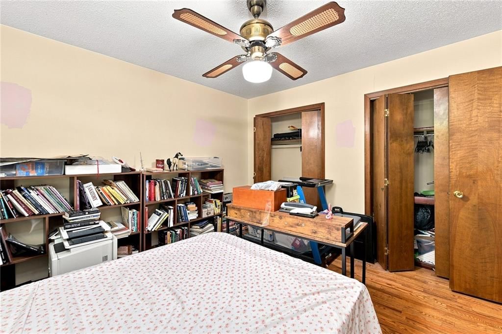 Main-floor primary bedroom at 2509 10th Avenue, Leavenworth, KS 66048
