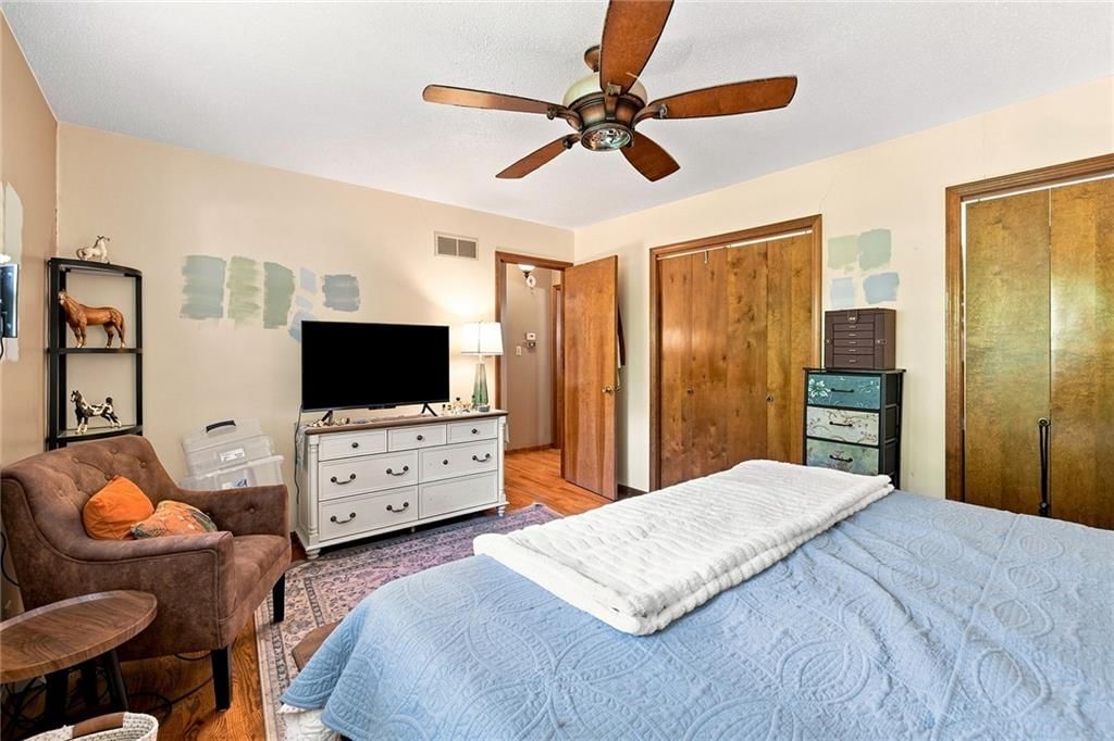 Photo 20 of 27 - 2509 10th Avenue, Leavenworth, KS 66048