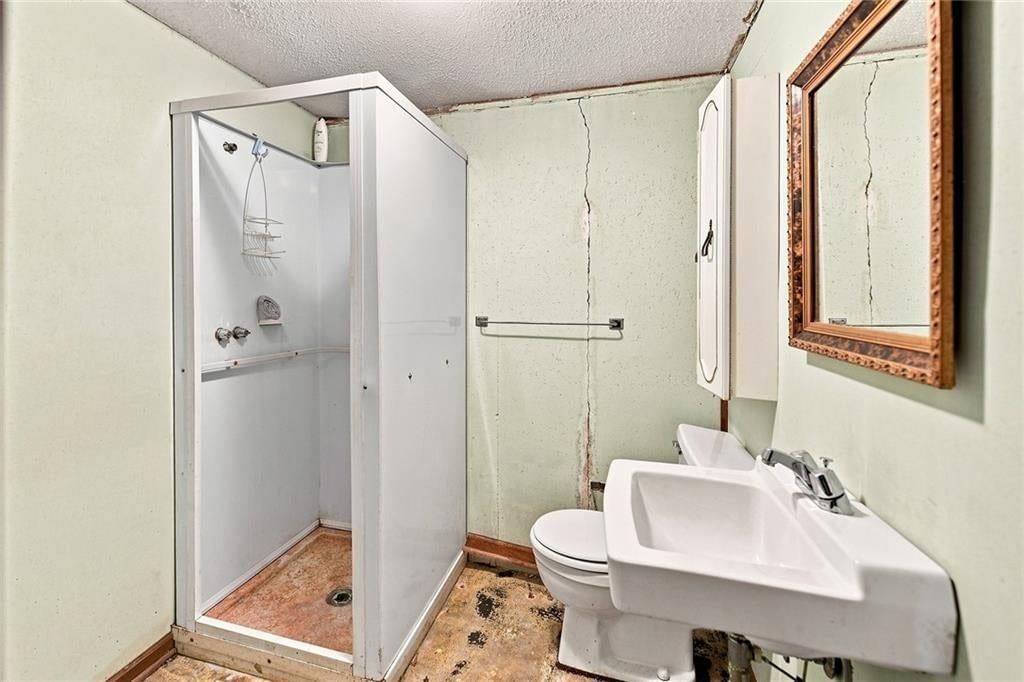 Photo 23 of 27 - 2509 10th Avenue, Leavenworth, KS 66048