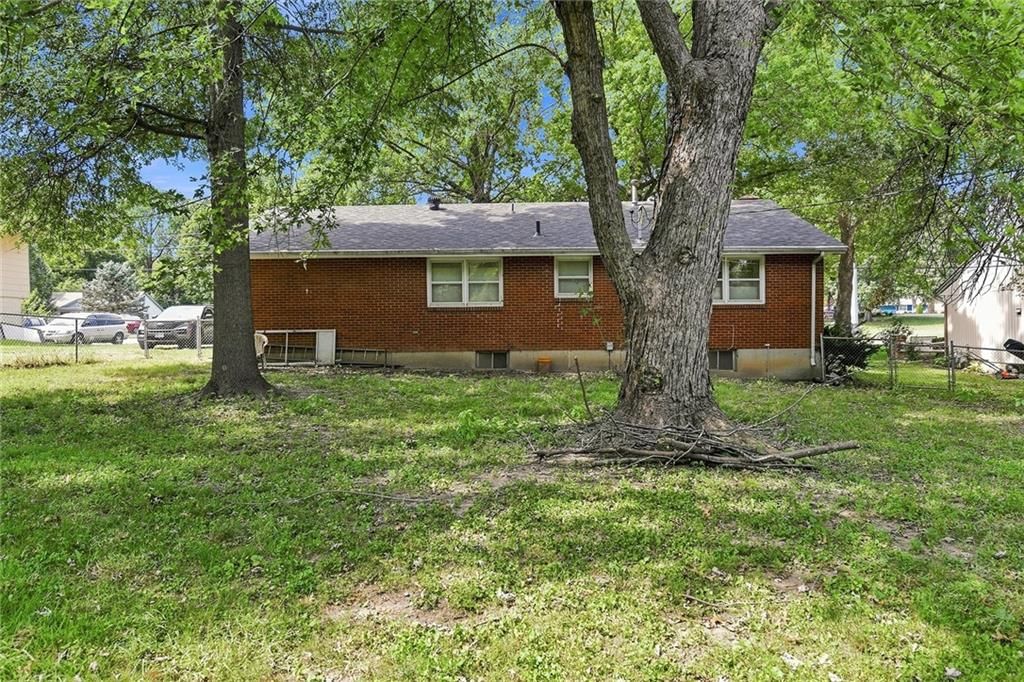 Photo 27 of 27 - 2509 10th Avenue, Leavenworth, KS 66048