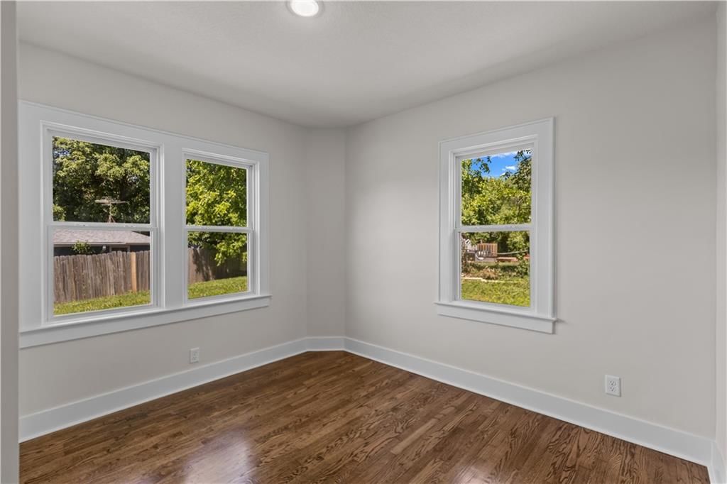 4848 Oakland Avenue — photo 8