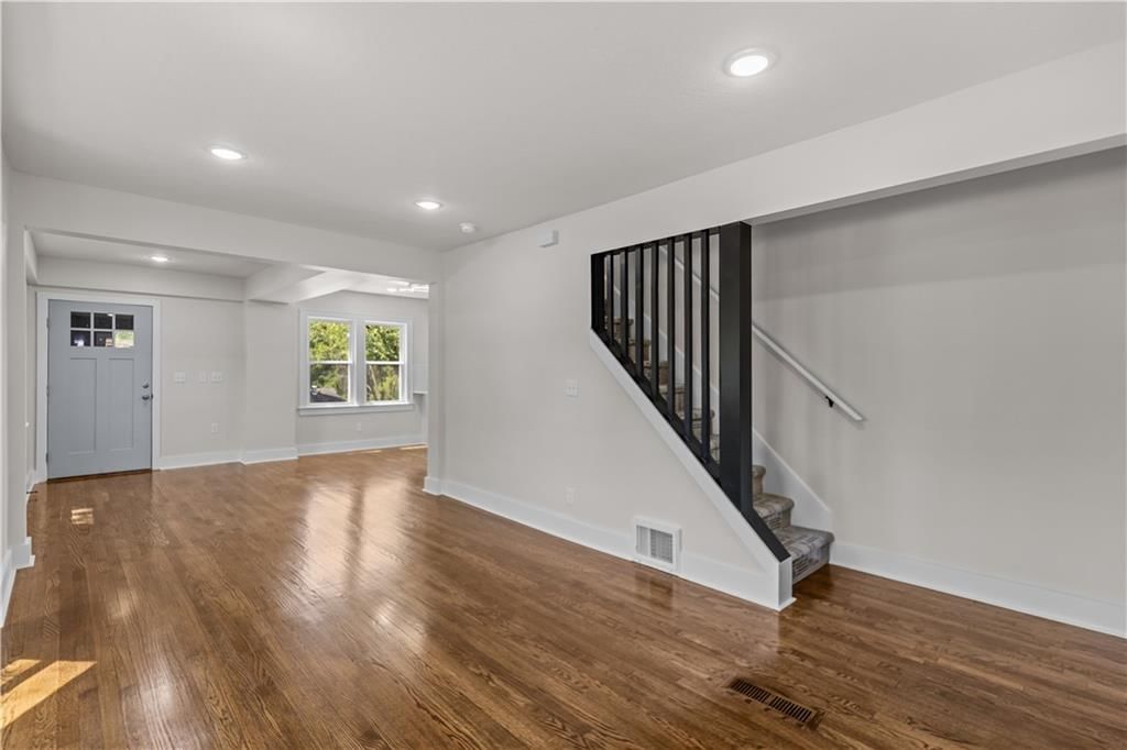 4848 Oakland Avenue — photo 9
