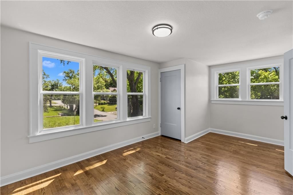 4848 Oakland Avenue — photo 10