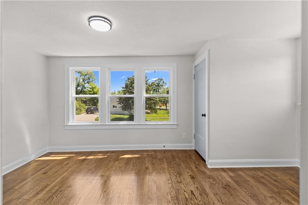 4848 Oakland Avenue — photo 11