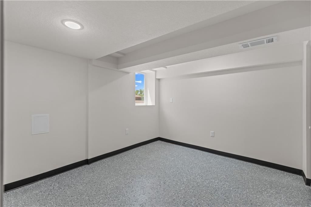 4848 Oakland Avenue — photo 16