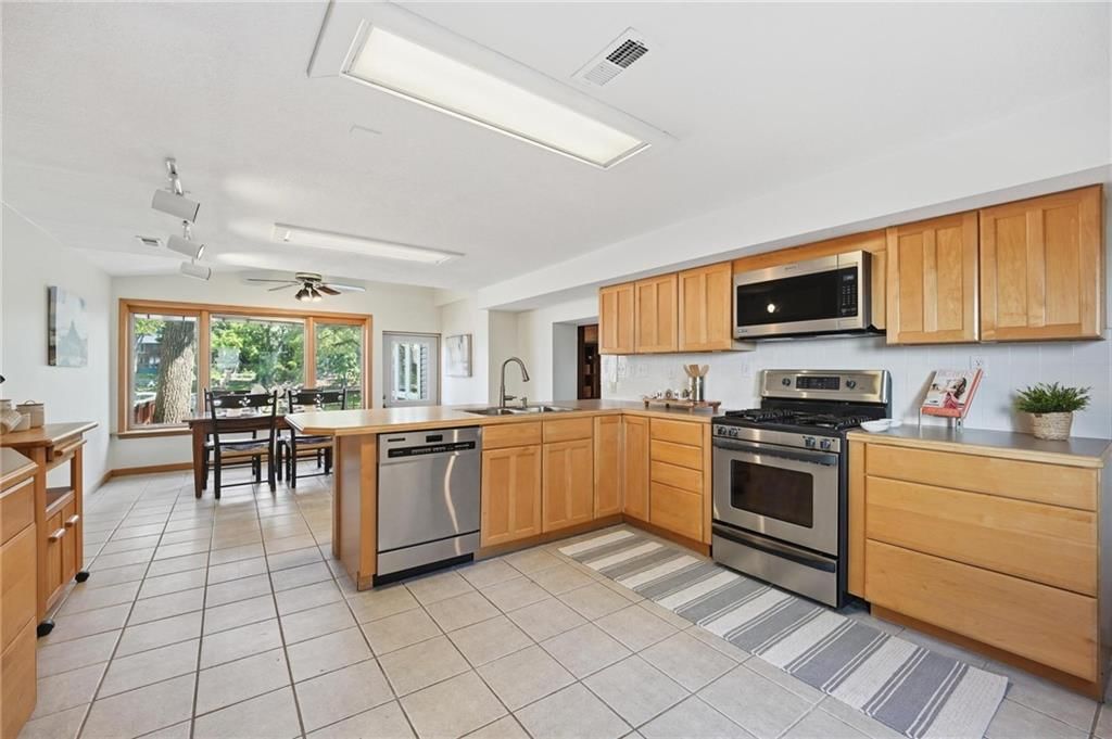 859 NW South Shore Drive — photo 33