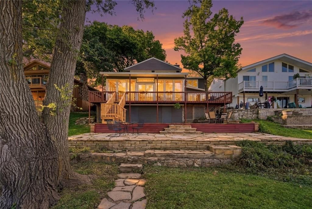 859 NW South Shore Drive, Lake Waukomis, MO: listing photo 2